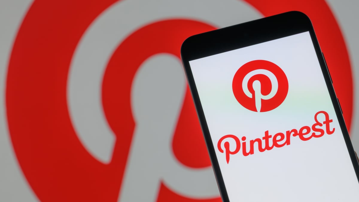 Pinterest introduce filtro per eliminare contenuti AI