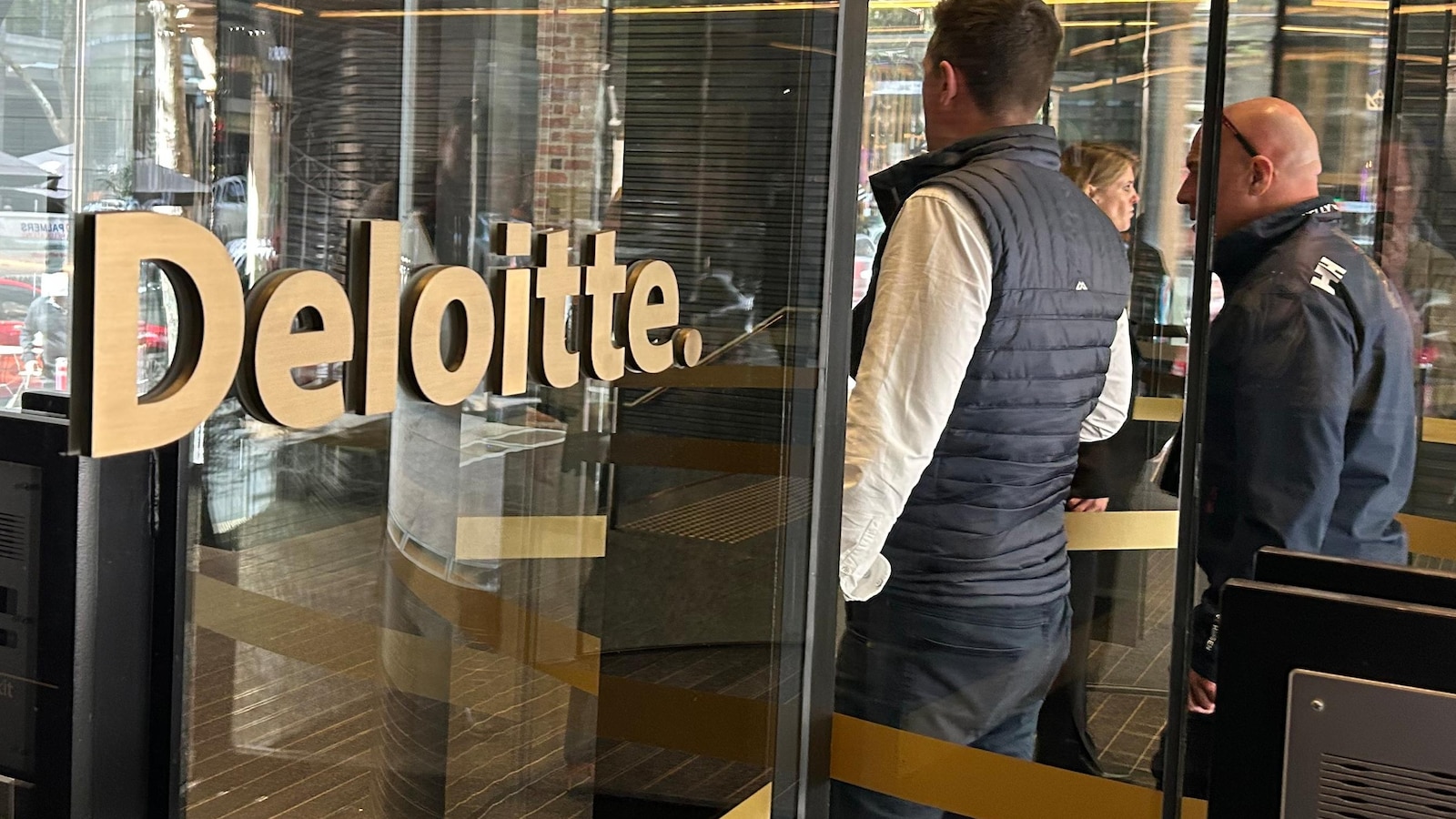 Deloitte rimborsa Australia per report con errori AI