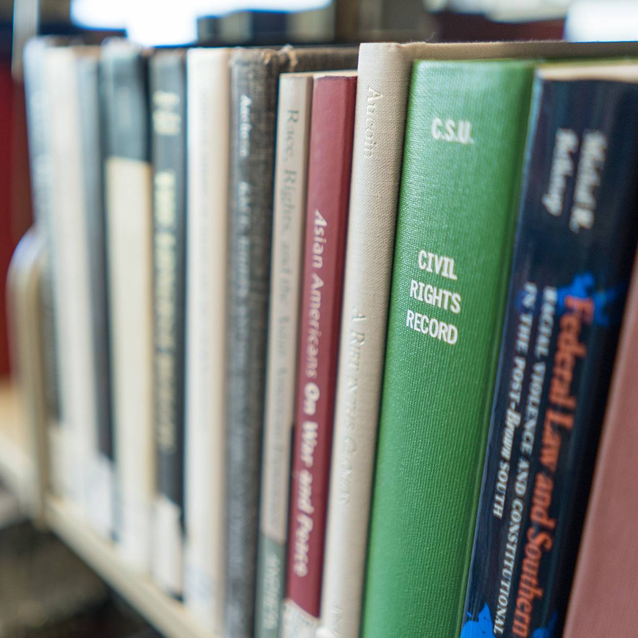 Giornali e Editori Limitano l’Uso di AI per Motivazioni Contrattuali