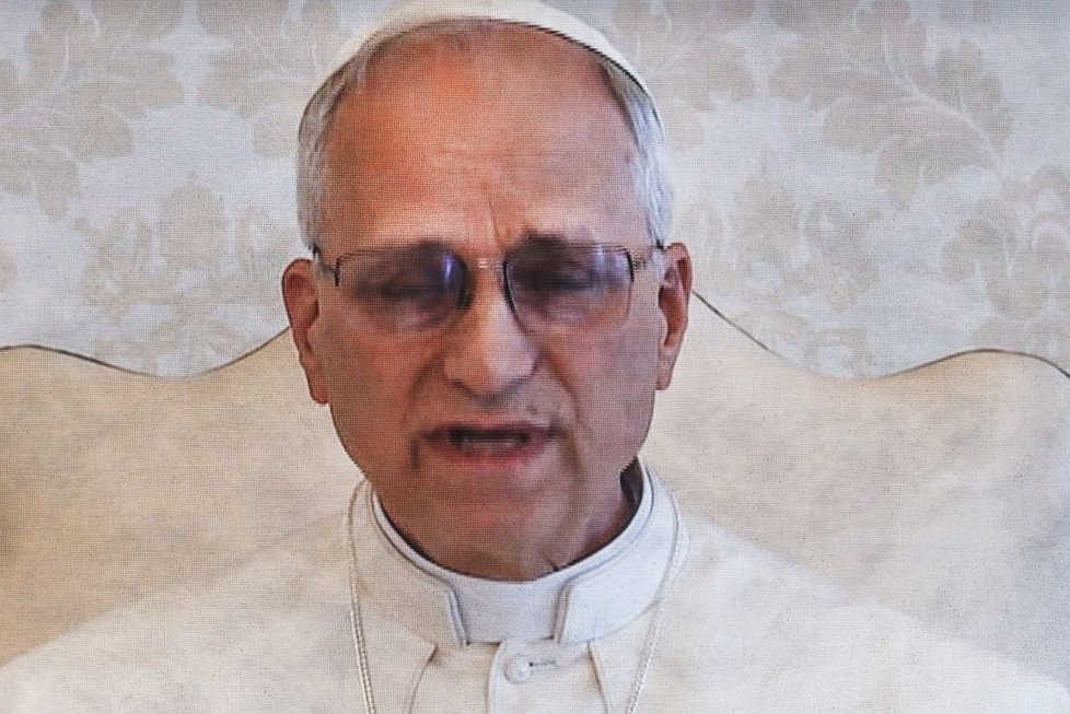 Il Papa Leo XIV difende il giornalismo e mette in guardia sull’IA