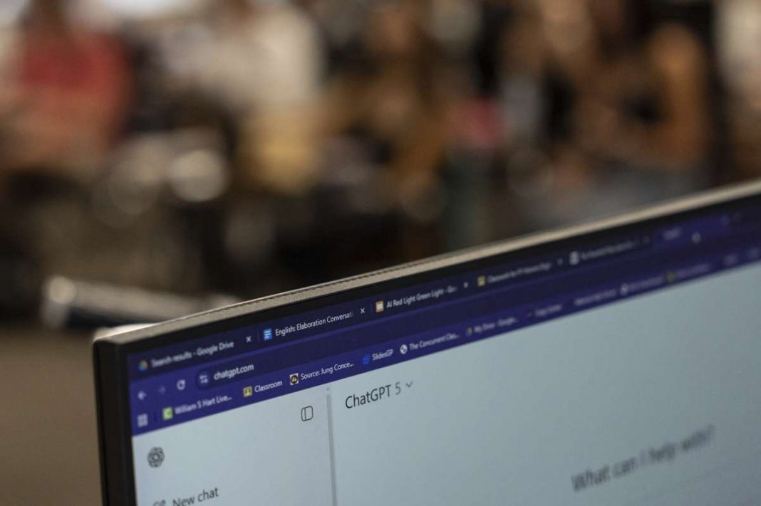 OpenAI perfeziona ChatGPT: stop agli em dash in eccesso