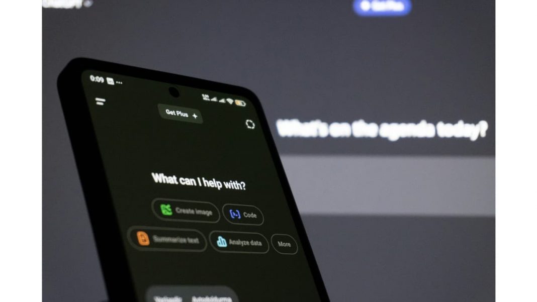 OpenAI unifica modalità voce e testo in ChatGPT con mappe e trascrizioni