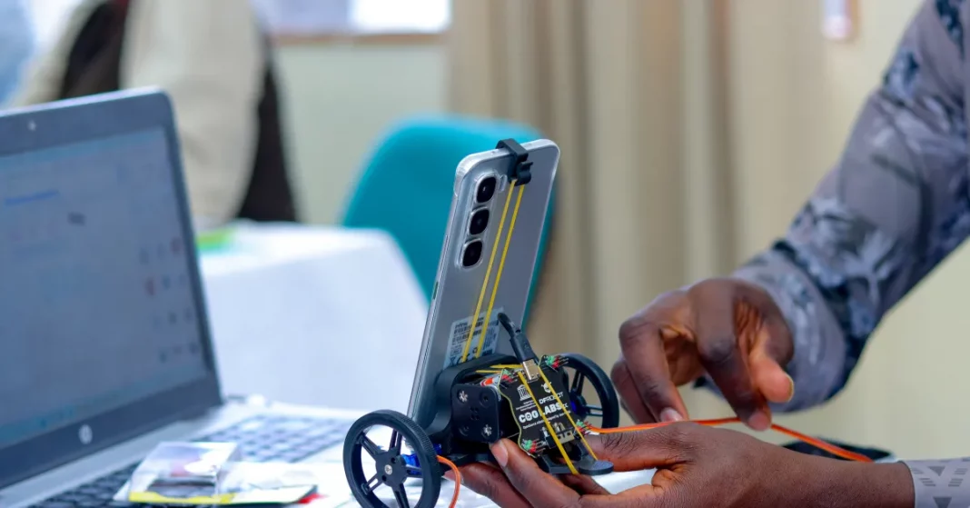 UNESCO forma insegnanti kenyoti con AI e robotica