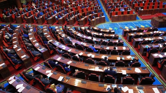 Parlamento indiano indaga su centri di coaching e impatto dell’IA