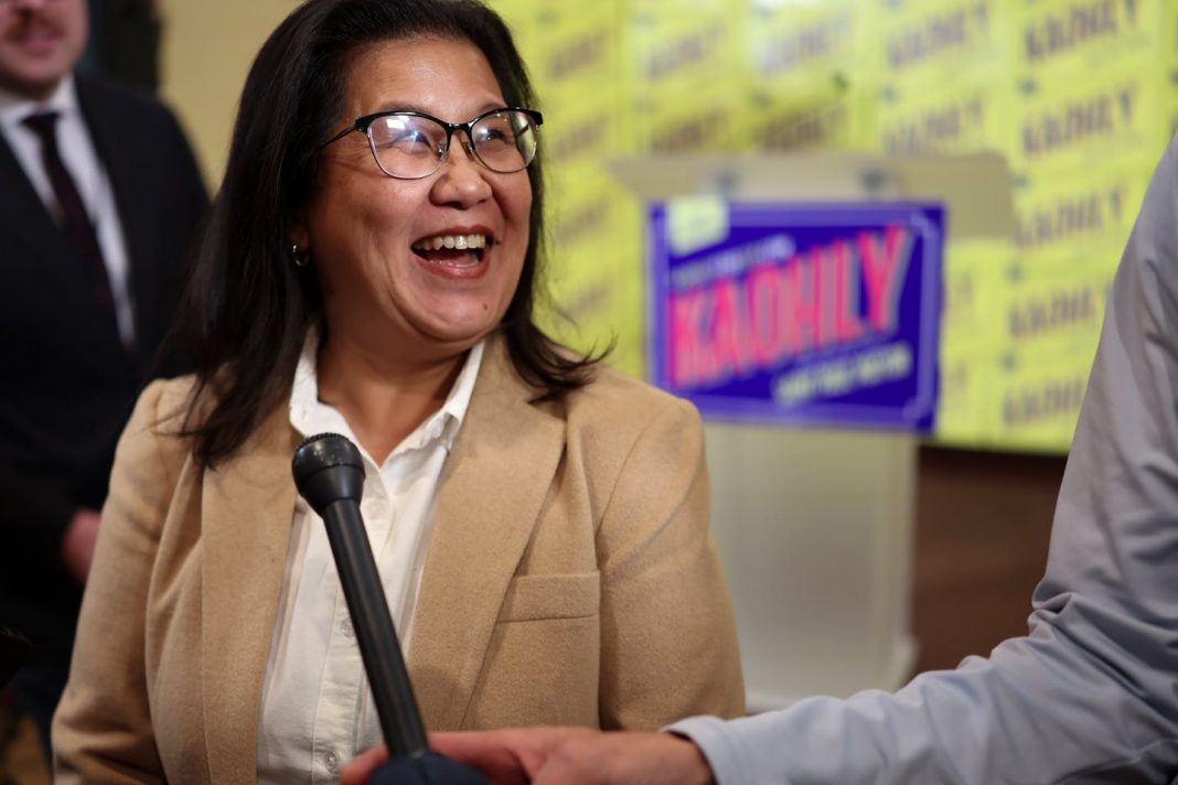 Kaohly Her, prima sindaca Hmong di St. Paul, simbolo di inclusione